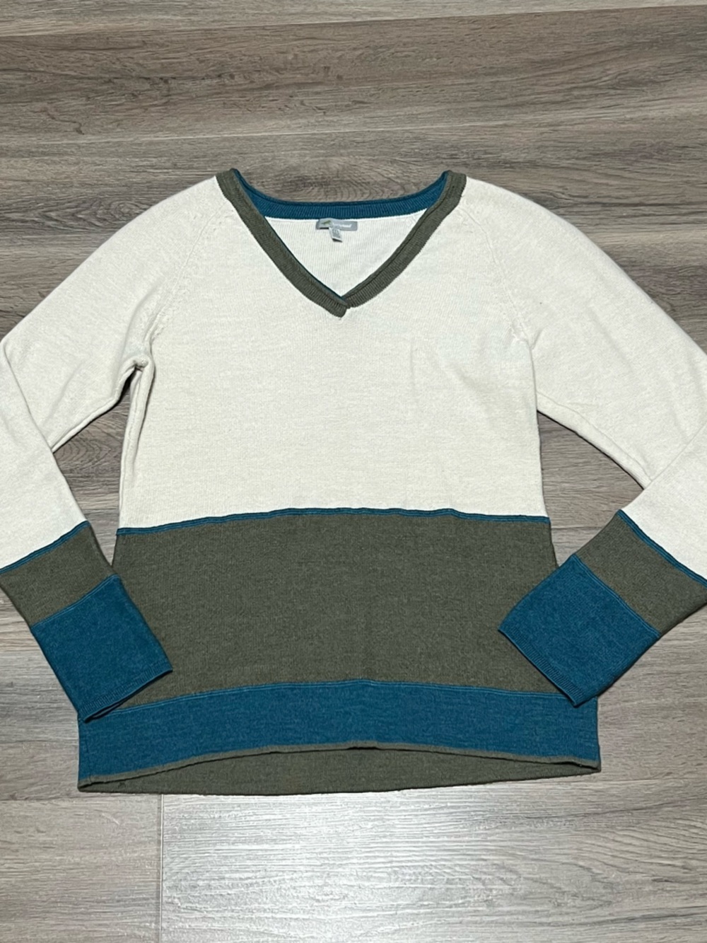 Horny Toad Womens Medium Sweater Beige Green 100% Marled Merino Wool V Neck Warm